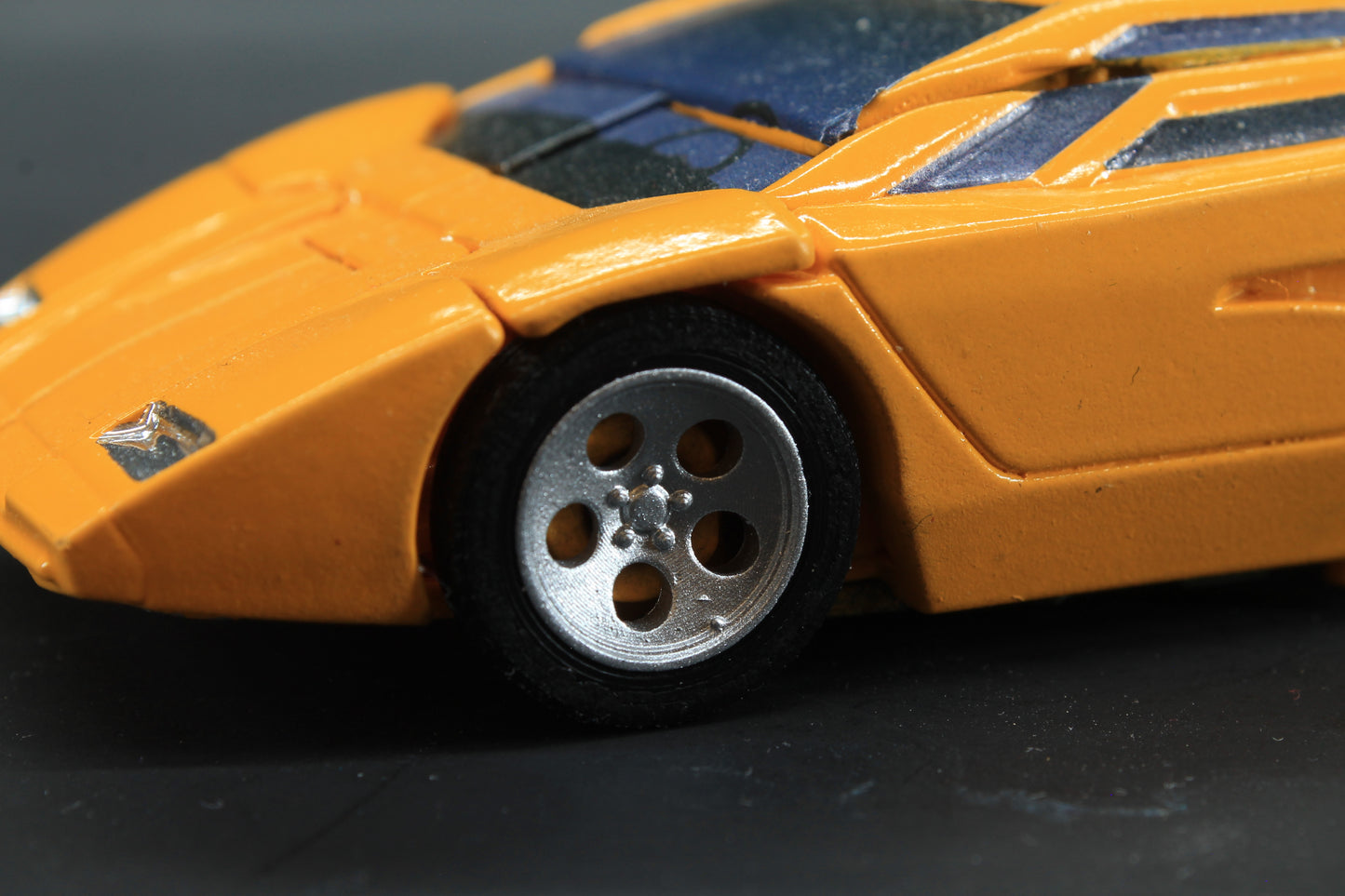 Countach Wheels for Kingdom Sideswipe and Earthrise Sunstreaker